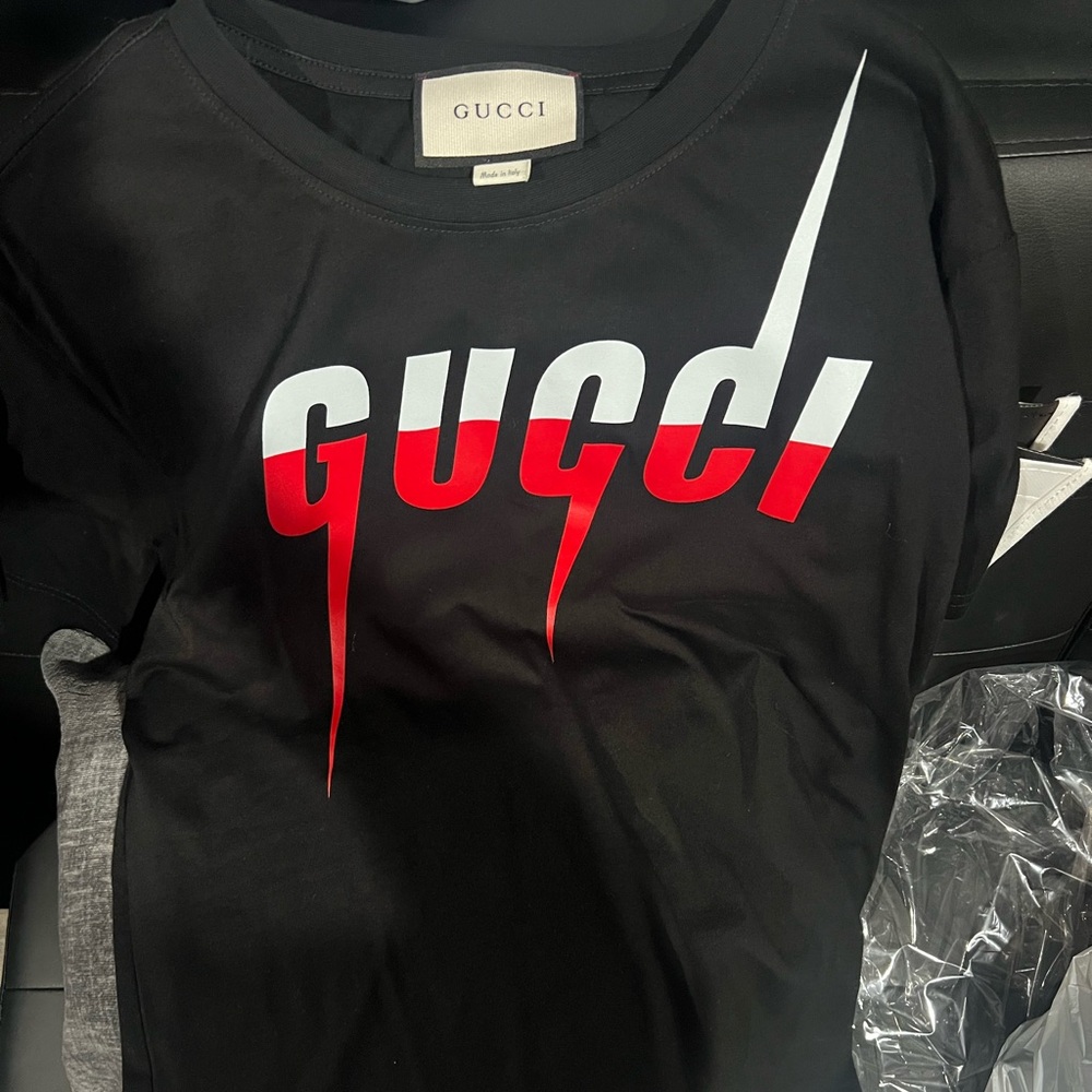 Gucci black shirt/ red white letters